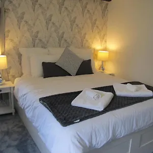 Bed & Breakfast C'est La Vie, Saint-Malo-des-Trois-Fontaines